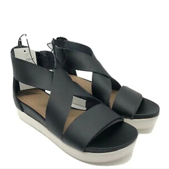 Universal Thread Women's Hummingbird Ankle Strap Sandals - Picture 2 of 7